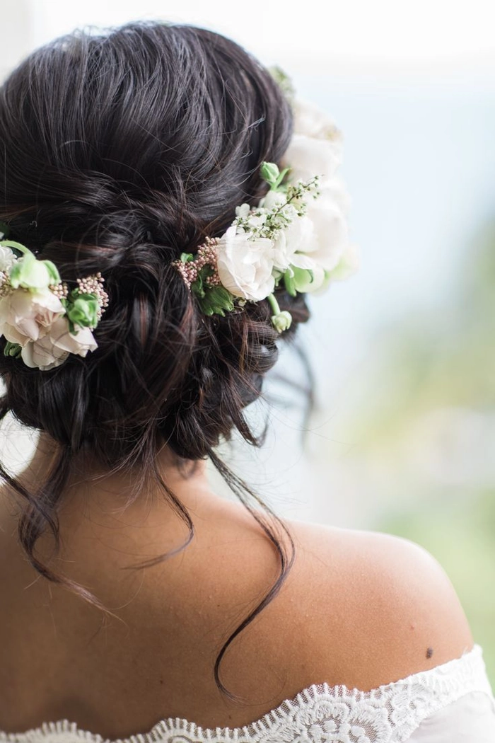 Beautiful wedding hair inspiration for a beach ceremony look Elegant bridal hairstyle perfect for a destination tropical wedding