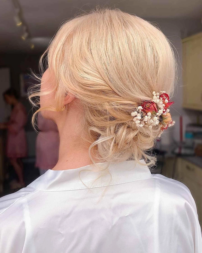 Sophisticated wedding hairstyle perfect for brides with fine thin hair Elegant bridal updo for fine thin hair with delicate twists and soft volume