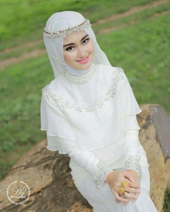 Elegant Muslim Bridal Hair Ideas Perfect for Wearing with a