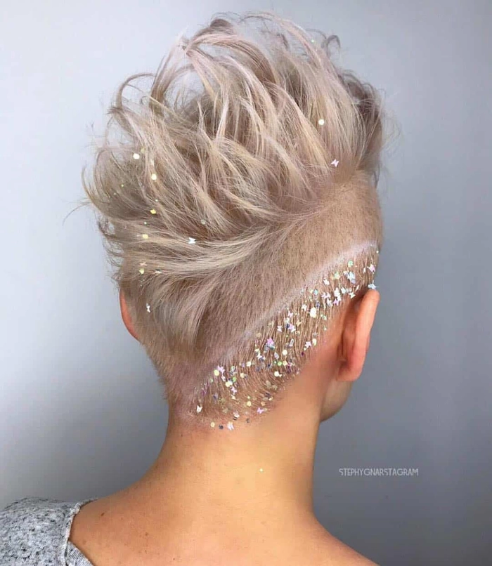 Top 10 pixie cut wedding hair accessories for stylish bridal looks Elegant pixie cut wedding hair accessories featuring delicate floral details