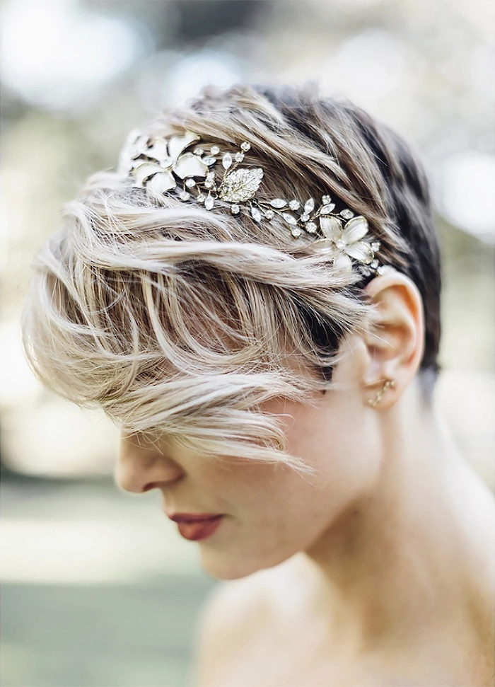 Beautiful bridal look featuring pixie cut wedding hair accessories for a special day Elegant pixie cut hairstyle adorned with delicate wedding hair accessories
