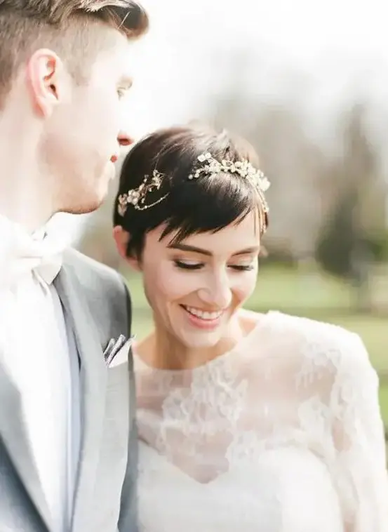 Stylish bridal hairstyle featuring chic pixie cut accessories for weddings Elegant pixie cut adorned with delicate wedding hair accessories