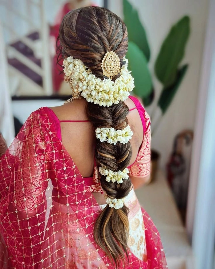 Elegant Traditional Indian Bridal Hairstyles with Gajra
