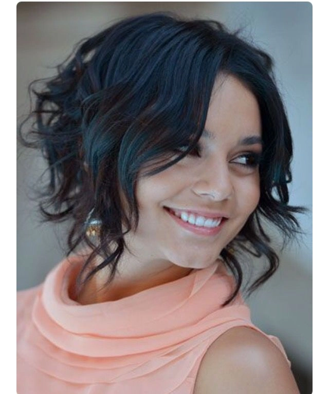 Business Casual Short Bob Hair Idea for Professional Women A sleek short bob hairstyle styled for a business casual work environment.