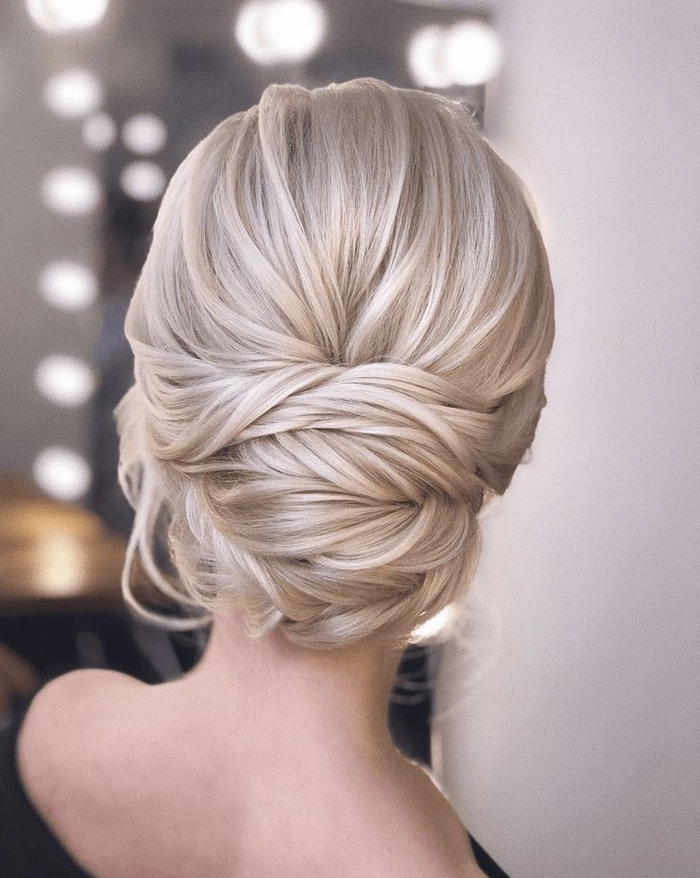 Wind Resistant Hairstyles for Outdoor Corporate Events professional wind resistant hairstyle for outdoor corporate event