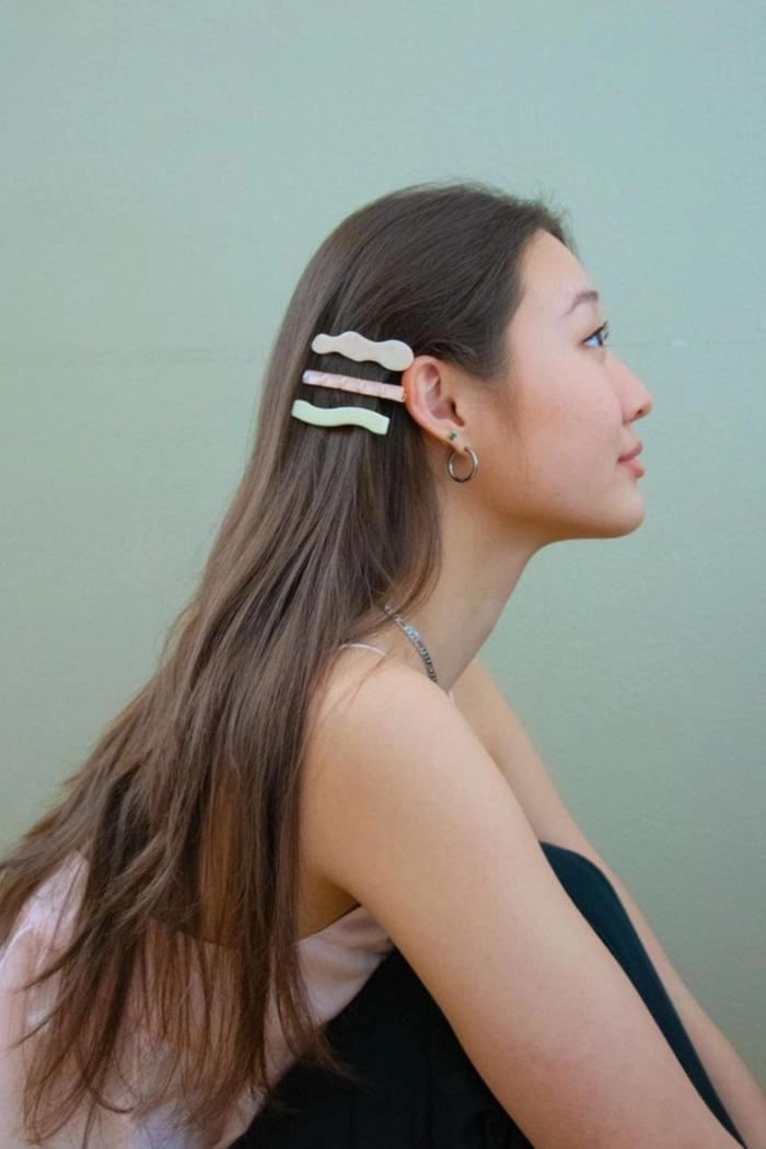 Gentle work style that avoids heat damage Professional no heat office hairstyle ideal for damaged hair