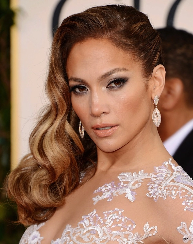 Side swept professional waves for an evening corporate gala hairstyle